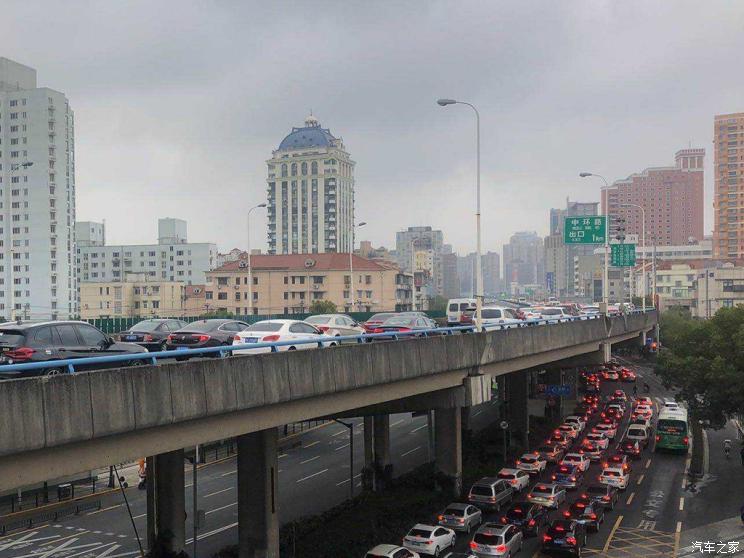 上海市机动车保有量已经突破500万辆