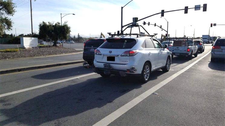 无人伤亡苹果报告首起自动驾驶车事故