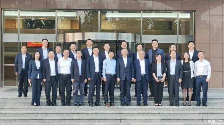 长城控股集团与浦发银行签战略合作协议